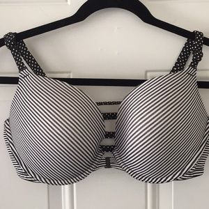 Victoria's Secret Strappy Racerback size 38D bra
